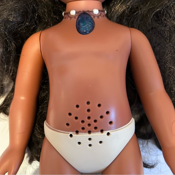 Disney Princess 14” singing/talking Moana Toddler Doll  with light up necklace - Picture 12 of 12